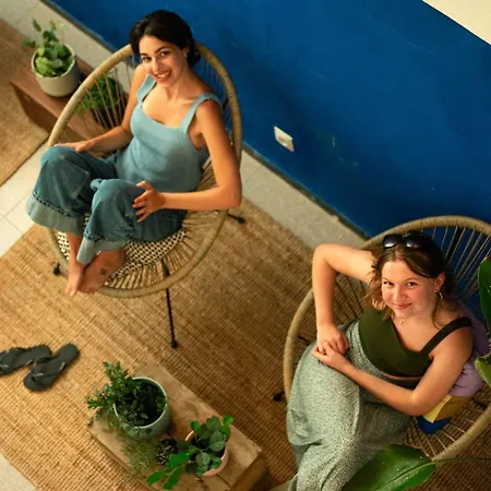 Dona Rose Surf Albergue *