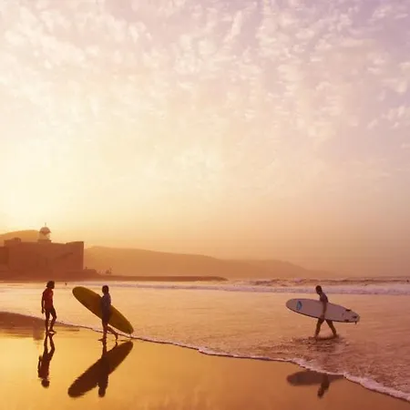 Dona Rose Surf Albergue *