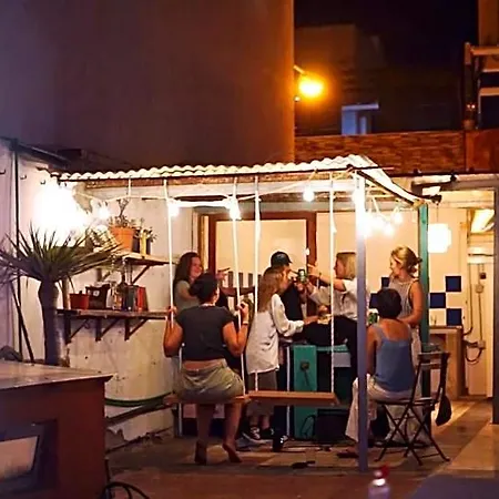 بيت شباب Dona Rose Surf *