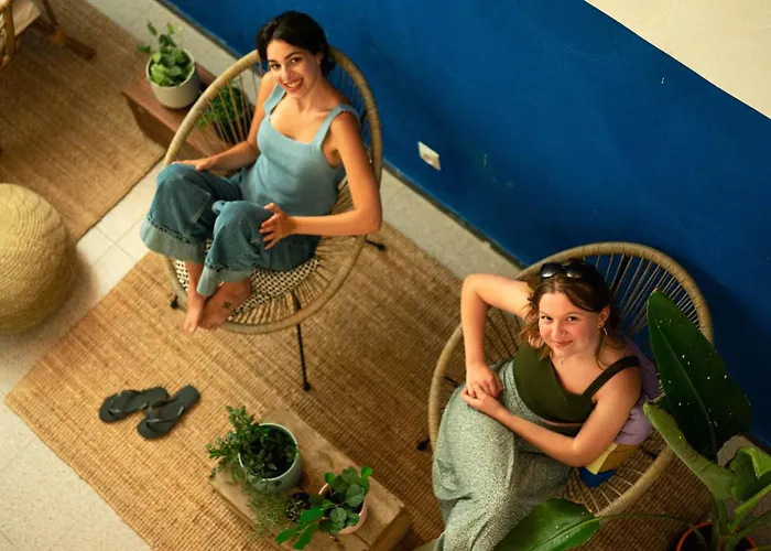 Dona Rose Surf Hostel *